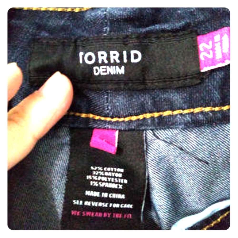 👖💕 Torrid Denim Jeans Dark Blue Cropped Jeggins